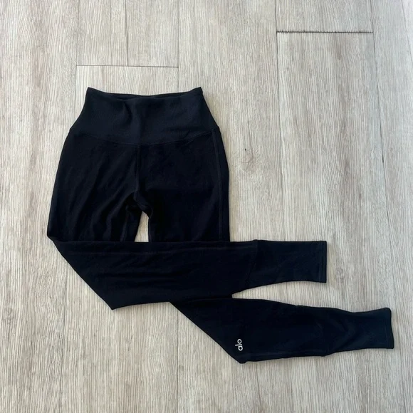 EUC Alo Yogo leggings - Picture 3 of 5